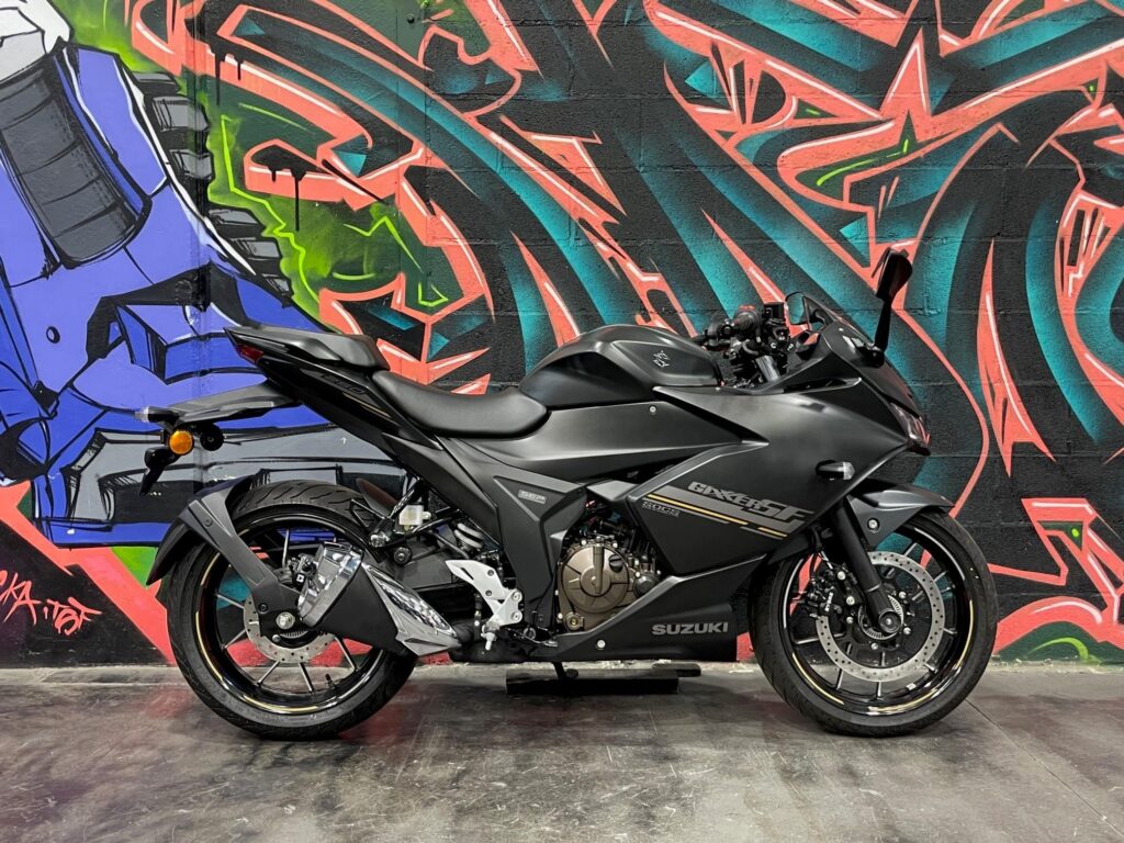 gixxer-sf-250-v0-0l918jtjm1vd1